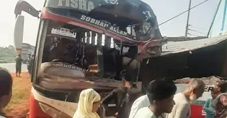 ময়মনসিংহে বাস দুর্ঘটনায় বাবা-ছেলের মৃত্যু, আহত ১৫